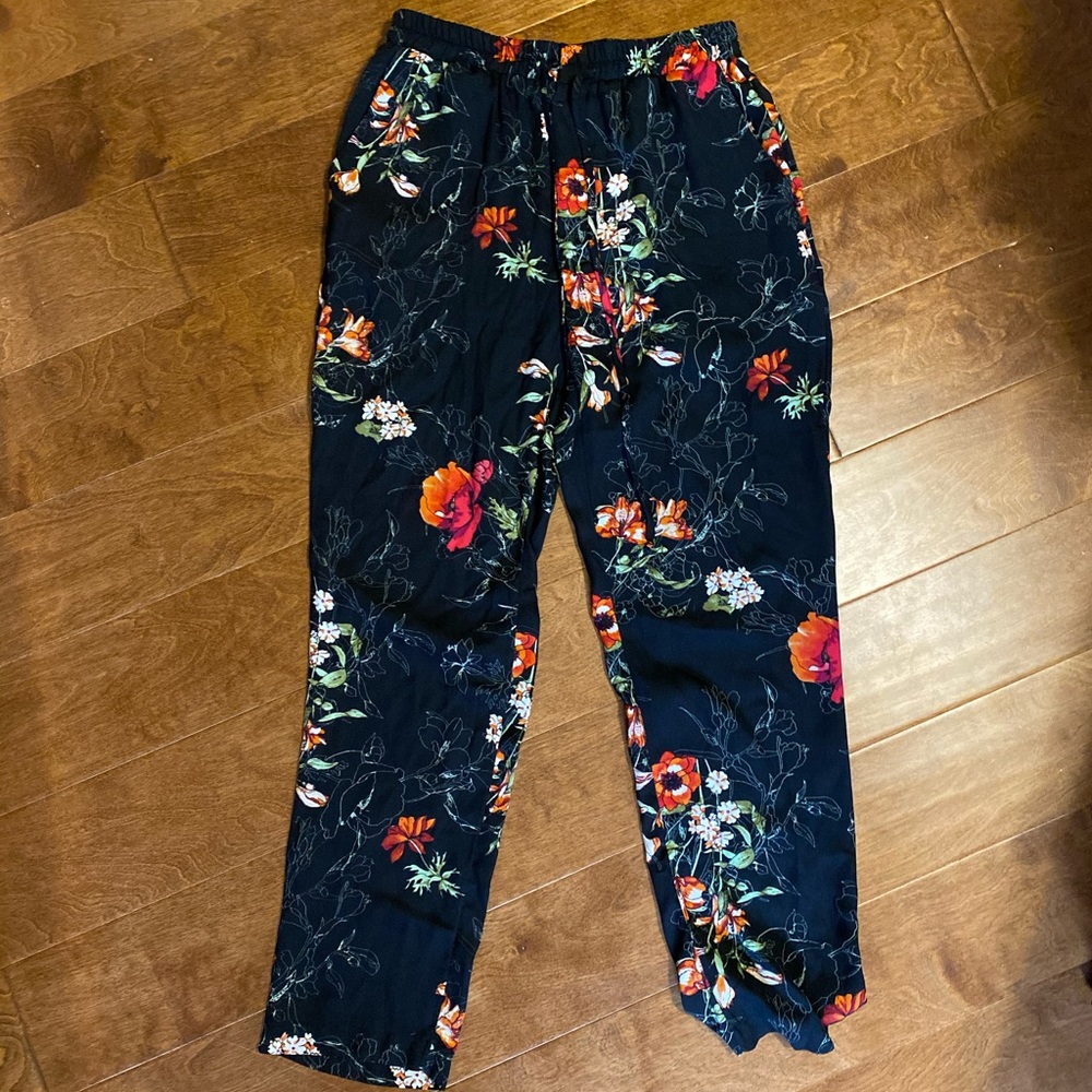 Floral comfy jogger style pant